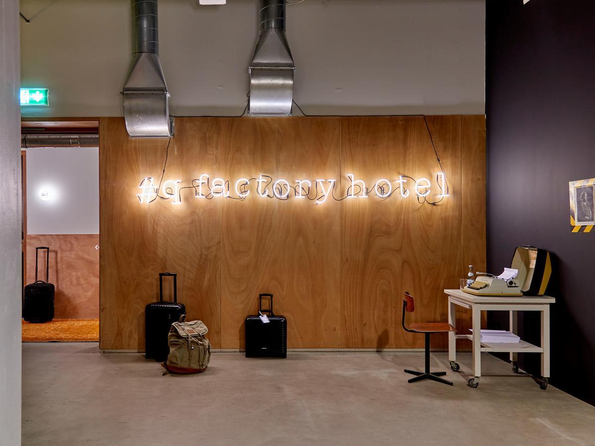 Q-Factory Hotel Amszterdam Kültér fotó