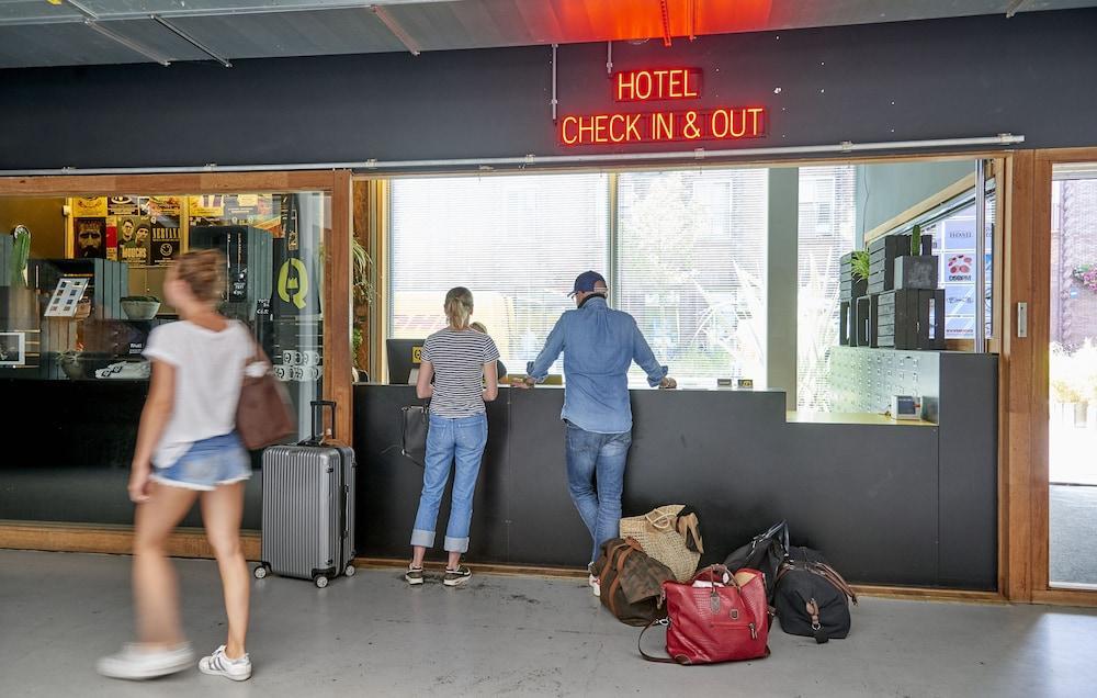Q-Factory Hotel Amszterdam Kültér fotó